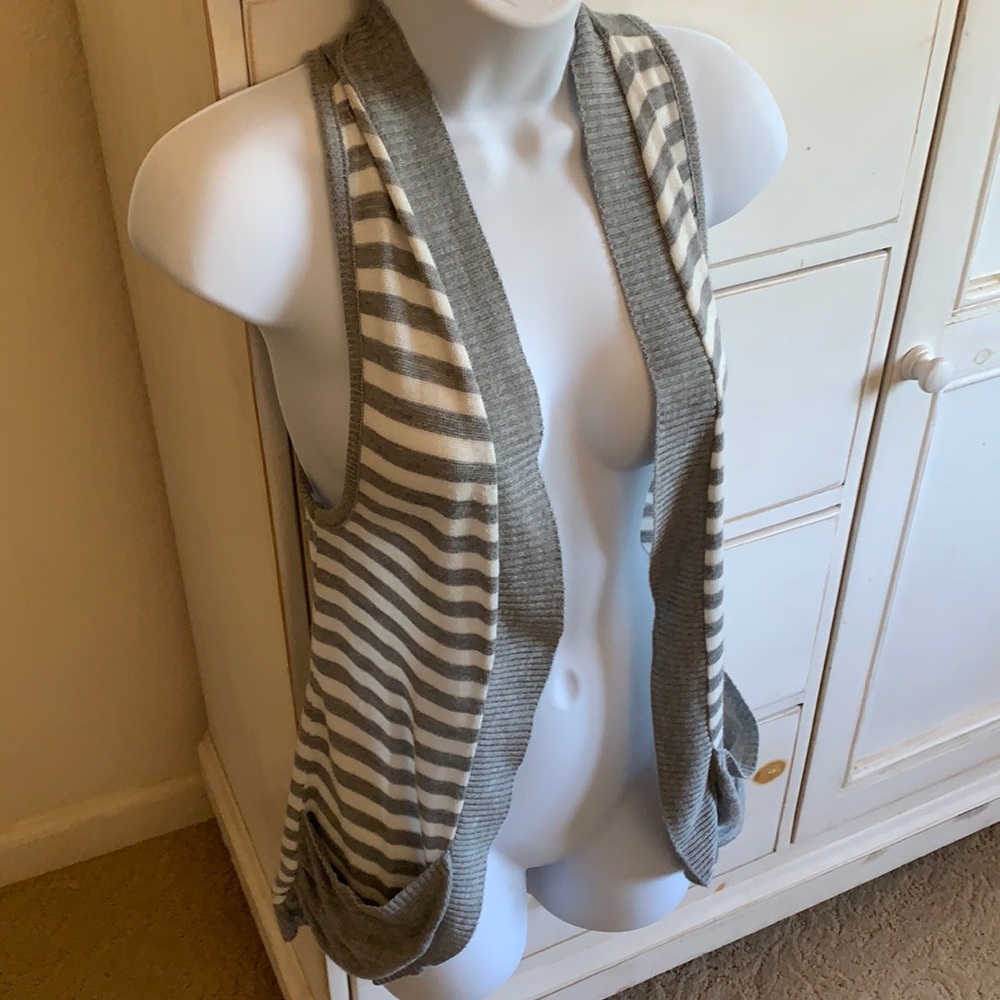 Sleeveless Cardigan